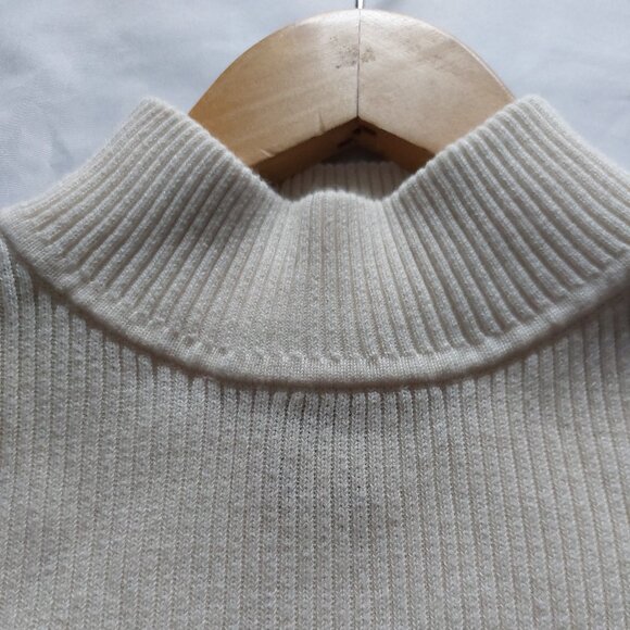 White Ribbed Mock Neck Turtleneck Sweater - Picture 3 of 6